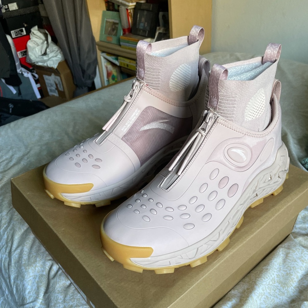 SOLD Salehe Bembury Anta new balance nest chicle